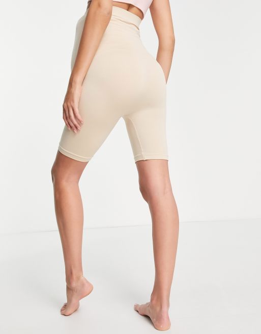 Mamalicious Maternity - Beige shapewear-shorts med taljekant over maven, 2 af 4