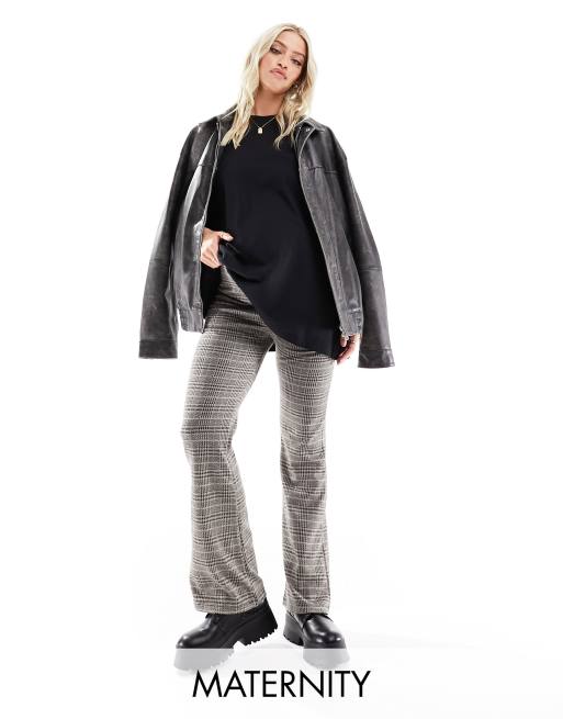 Mamalicious Maternity - Bukser med taljekant over maven og ternet print