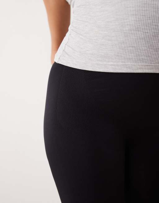 Mamalicious Maternity capri leggings in black, 4 of 5