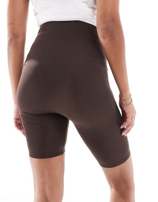 Mamalicious – Maternity – Chokladbruna shorts i seamless-design, 4 av 4