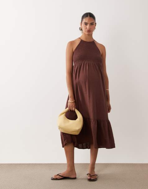 Mamalicious Maternity - Chokoladebrun cami-midikjole med lagdelt nederdel og rynket kjoleliv - view 1