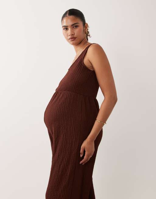 Mamalicious Maternity - Chokoladebrun jumpsuit i tekstureret jersey med bindebånd i taljen, 4 af 4