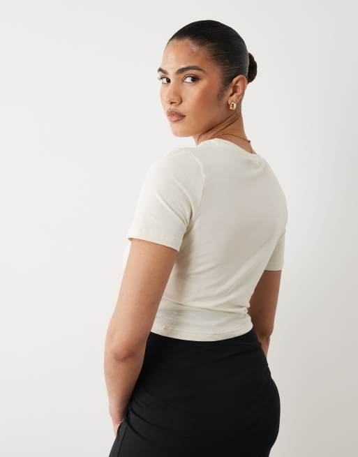 Mamalicious Maternity - Cremehvid T-shirt med knudedetalje over maven, 4 af 4