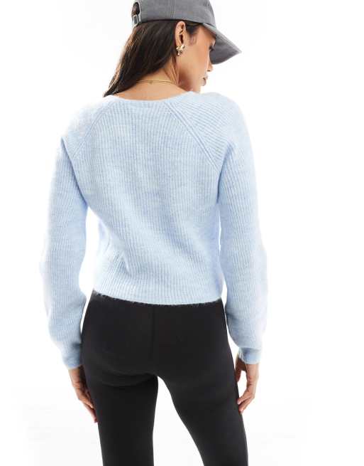Mamalicious Maternity cropped ruched jumper in baby blue, 3 of 4