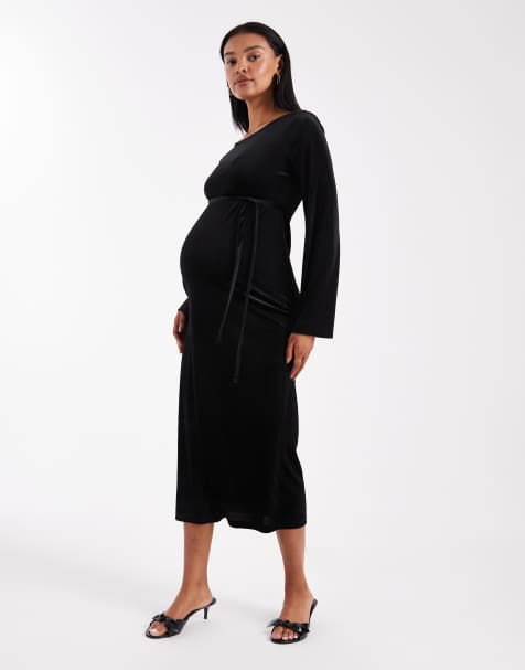 Mamalicious Maternity – Czarna aksamitna sukienka midi z rękawami typu dzwon - view 1