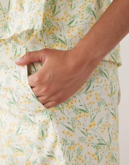 Mamalicious Maternity drawstring shorts in mini yellow floral print (part of a set), 4 of 5
