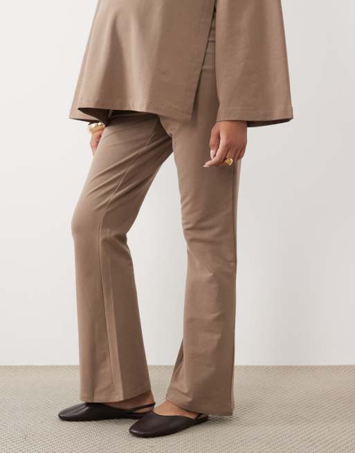 Mamalicious Maternity flared sweat trouser co-ord in light brown, 2 of 5