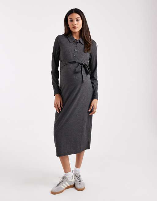 Mamalicious Maternity – Gråmelerad, ribbad midiklänning med amningsfunktion och pikékrage i jersey, 4 av 4