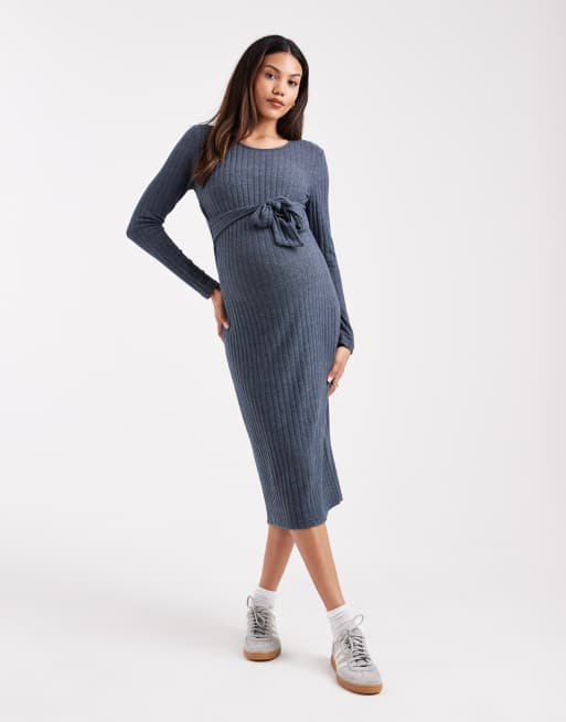Mamalicious Maternity – Granatowa melanżowa sukienka midi z długimi rękawami i wiązaniem z przodu