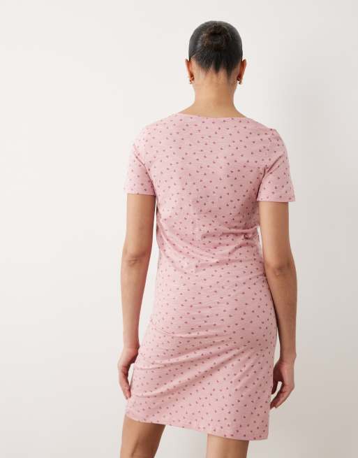 Mamalicious Maternity heart print nightdress with nursing function in pink, 4 of 4