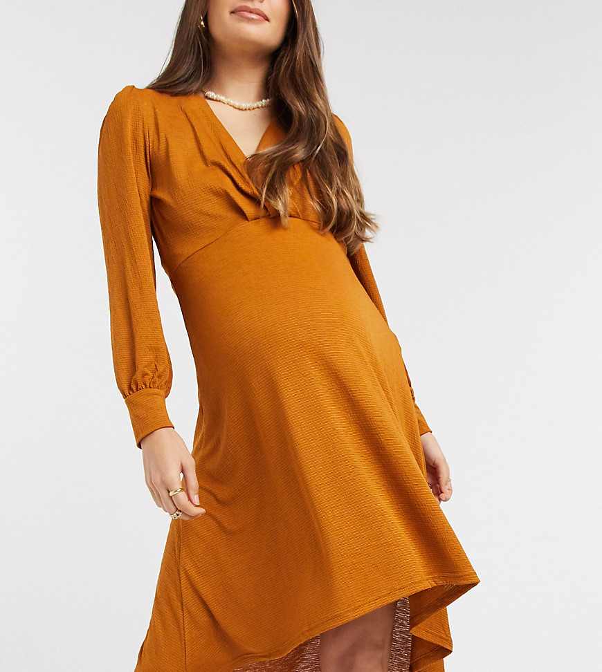 Mamalicious Maternity high low dress with volume sleeves in rust-Brown