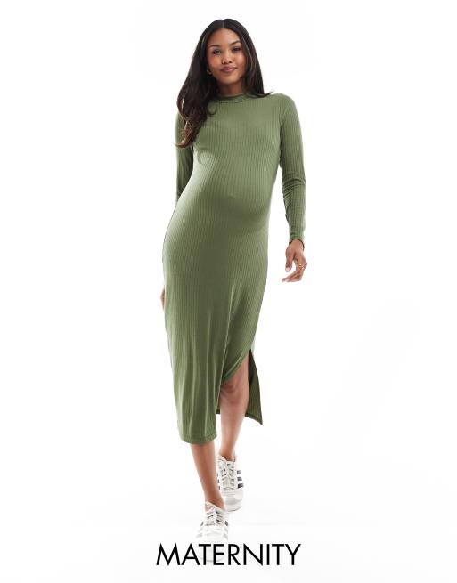 Mama.licious Maternity – Hochgeschlossenes, langärmliges Midi-Umstandskleid aus weichem Material in Khaki mit Rippenmuster
