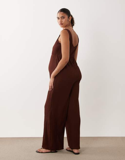 Mamalicious Maternity - Jersey jumpsuit met textuur en gestrikte taille in chocoladebruin, 3 van 4