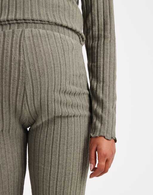 Mamalicious – Maternity – Kakifärgade, ribbstickade, supermjuka byxor med utsvängd design, del av set, 5 av 5