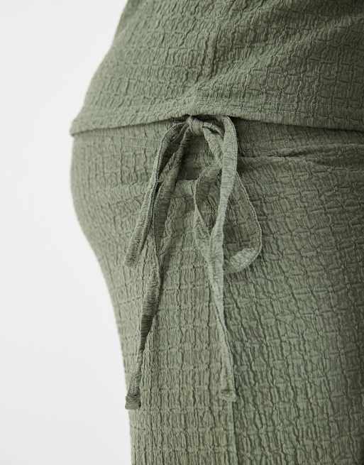 Mamalicious Maternity - Kakigrøn midinederdel med bindebånd i taljen og tekstur i jersey - Del af sæt, 5 af 5