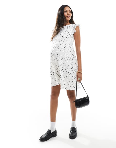 Mamalicious Maternity – Knielanges Jerseykleid in Weiß gepunktet mit Rüschen - view 1