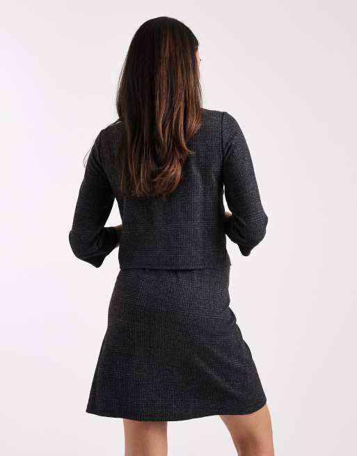 Mamalicious Maternity knitted mini skirt in grey check print (part of a set), 5 of 5