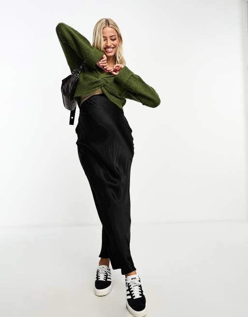Mamalicious Maternity – Kurz geschnittener Pullover in Khaki mit gebundener Vorderseite, Umstandsmode , 4 von 4