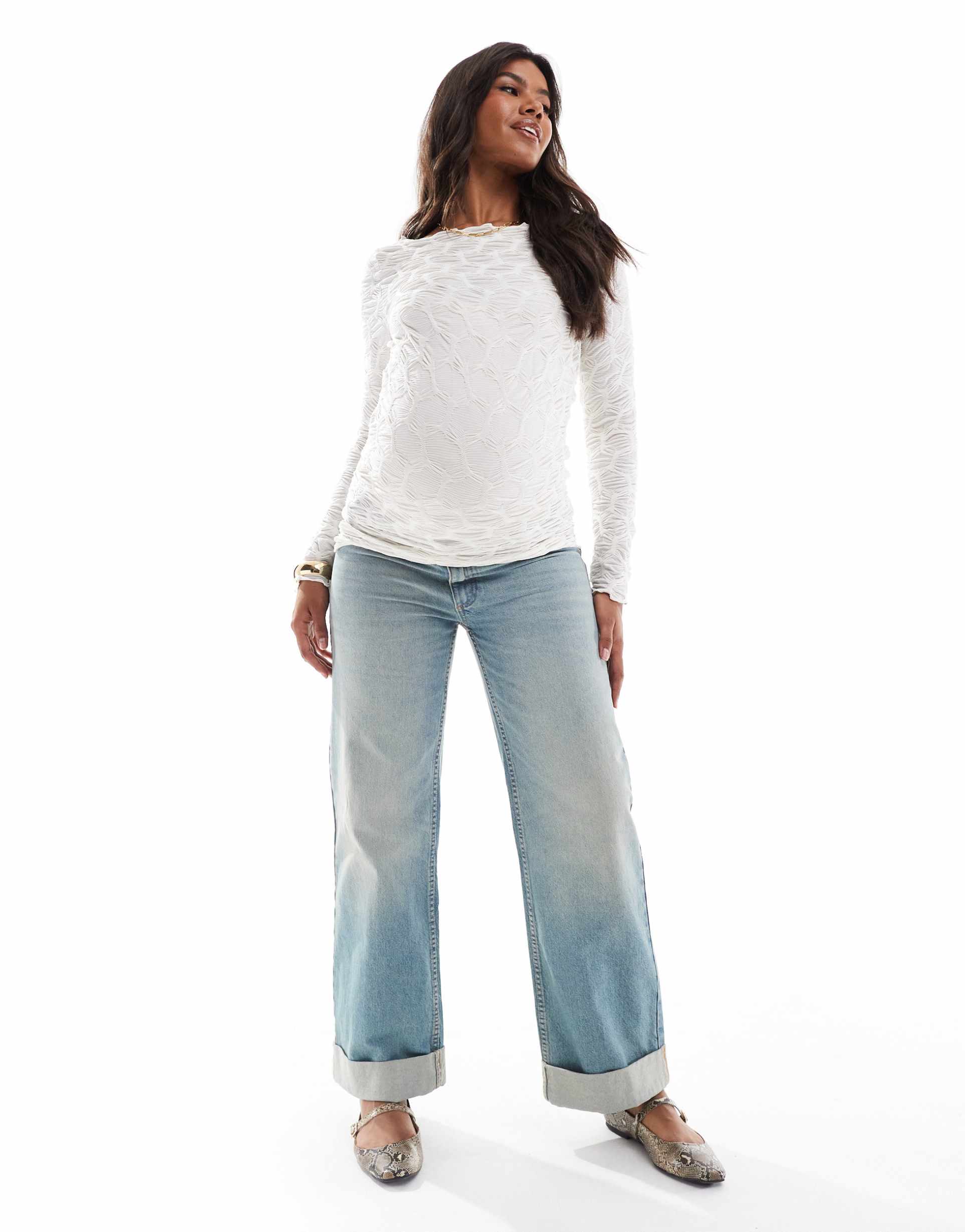 mamalicious maternity long sleeve 3d texture jersey top in white