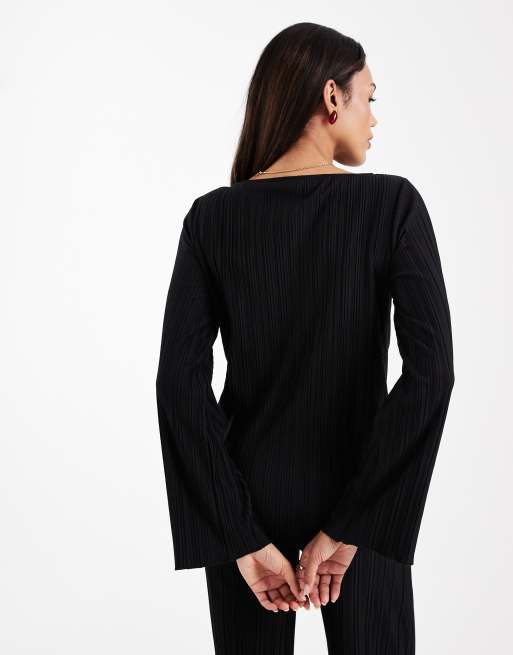 Mamalicious Maternity long sleeve plisse top co-ord in black, 4 of 4