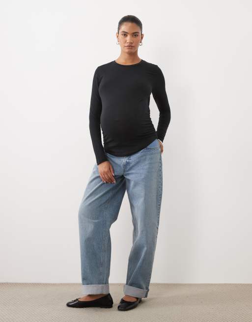 Mamalicious Maternity long sleeve ruching detail top in black, 3 of 4