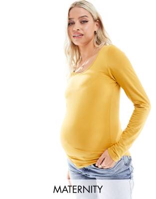 Mamalicious Maternity long sleeve scoop neck top in yellow φωτογραφία