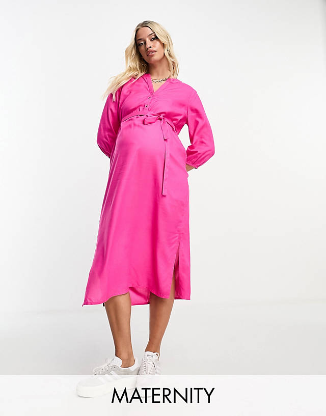 Mama.licious - Mamalicious Maternity long sleeve wrap midi dress in pink