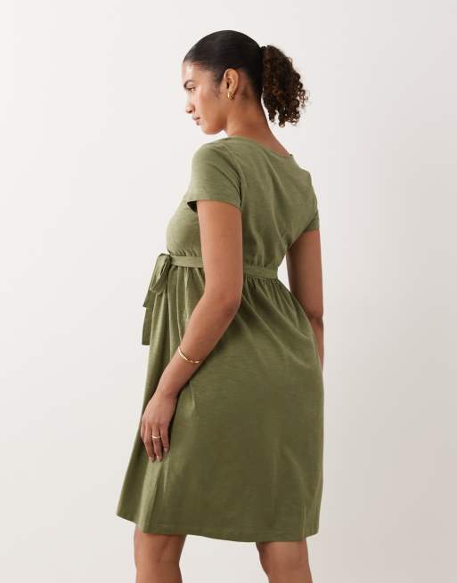 Mamalicious Maternity – Midikleid in Olivgrün mit Knopfleiste und Taillenschnürung, Umstandsmode, 4 von 4