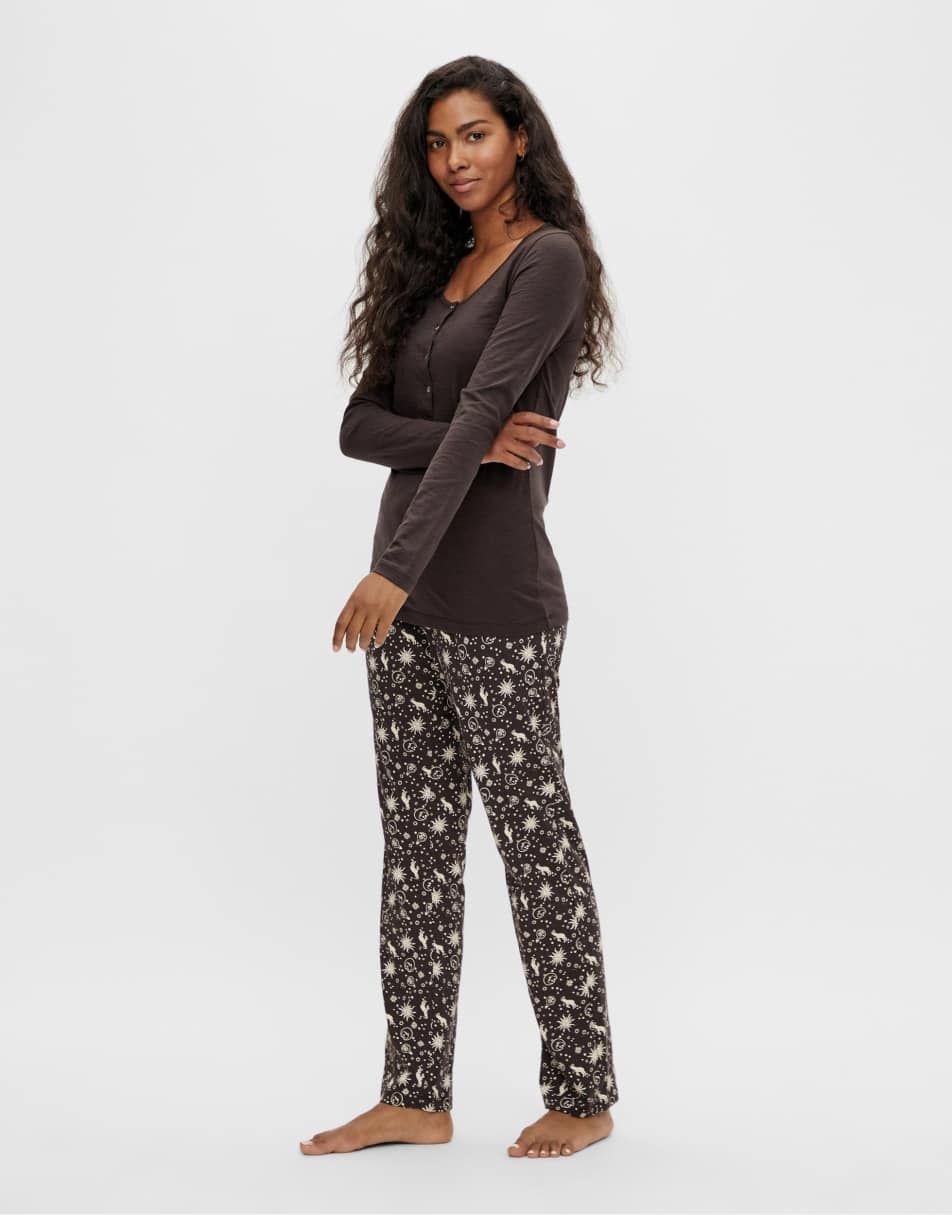 Mamalicious Maternity nursing long sleeve pyjama set in black cosmic print