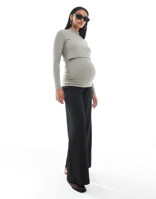 Mamalicious Maternity – Oberteil aus geripptem Jersey in Khaki mit Stehkragen und verdeckter Stillfunktion, 2 von 4