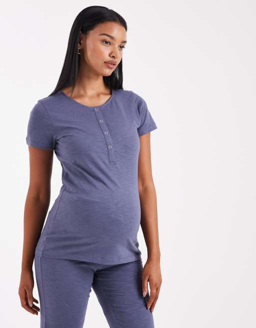 Mamalicious Maternity over-the-bump pants and T-shirt lounge set with nursing function in dark blue, 2 of 4