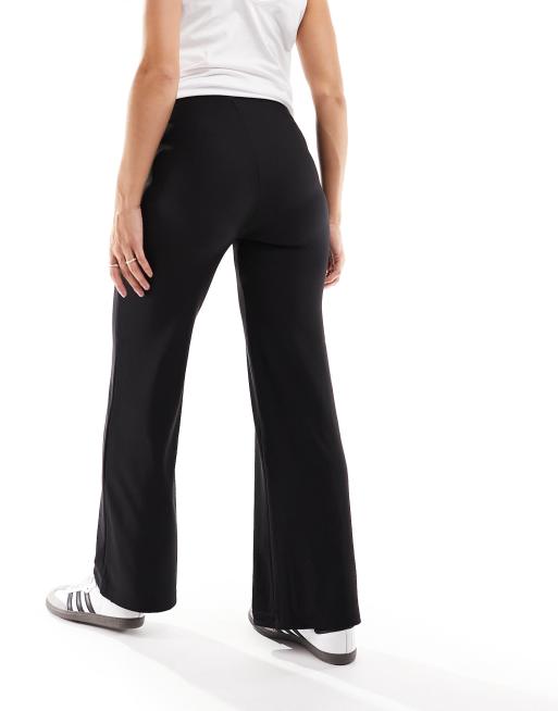 Mamalicious Maternity over the bump ribbed wide leg trousers in black, 5 of 5
