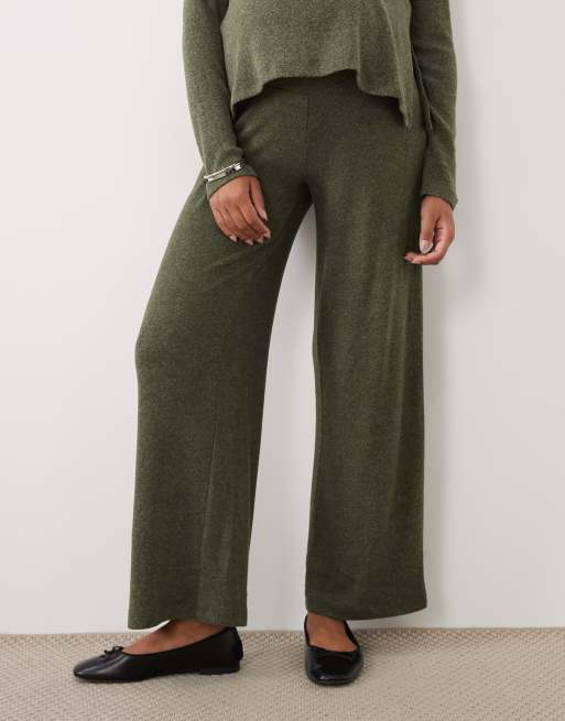Mamalicious Maternity over the bump wide leg trousers co-ord in forest green, 2 of 5