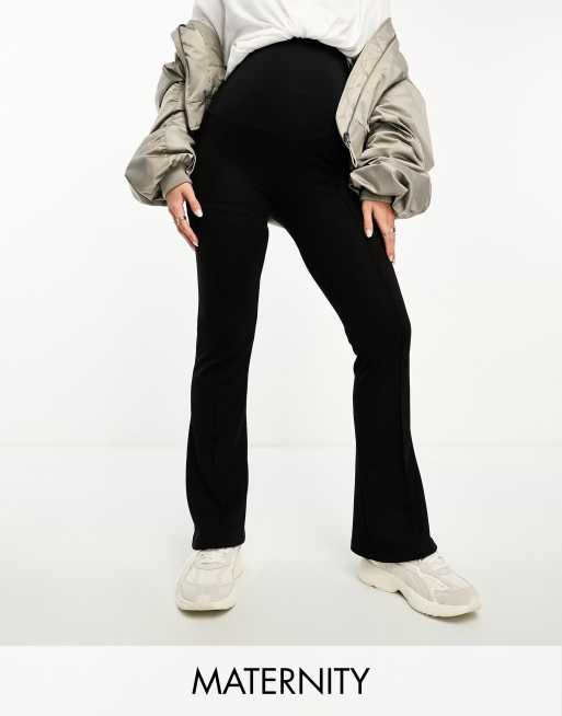 Mamalicious Maternity - Pantaloni a zampa neri in jersey con fascia sopra il pancione 