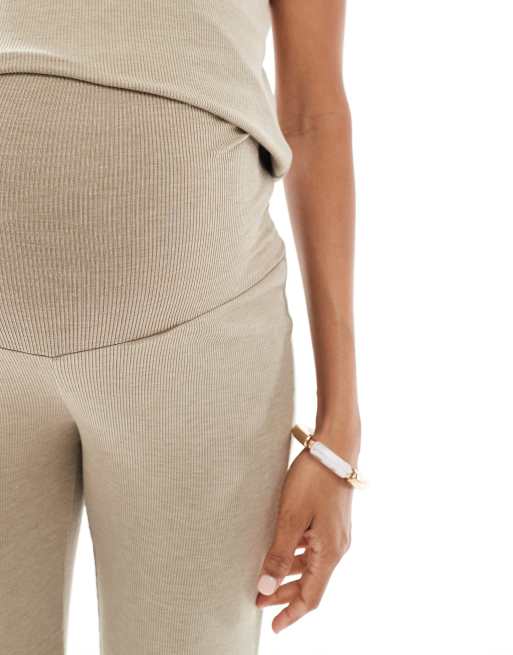 Mamalicious Maternity - Pantaloni beige con fondo ondulato in coordinato, 4 di 5