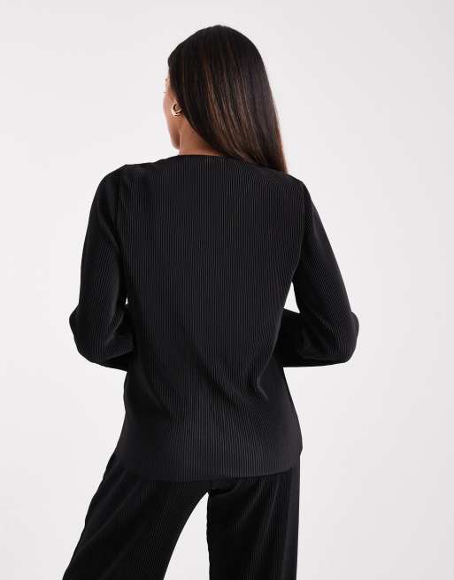 Mamalicious Maternity plisse exposed bump top in black (part of a set), 4 of 4
