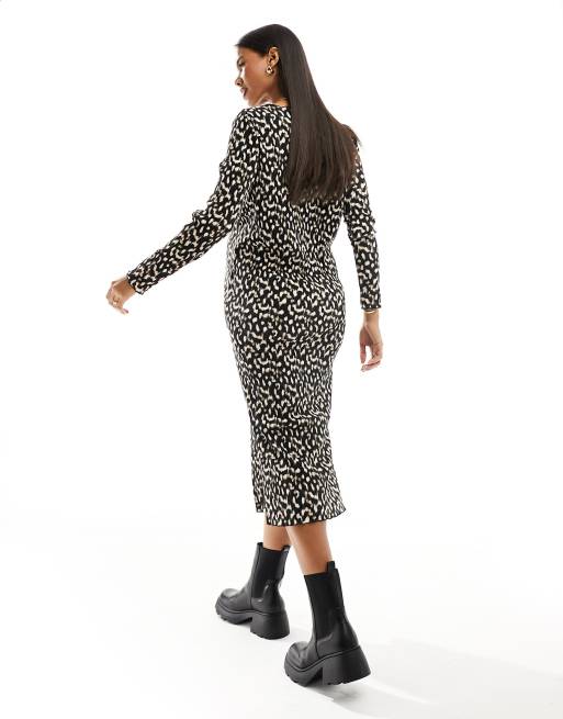 Mamalicious Maternity plisse midi dress with side split in leopard print ASOS