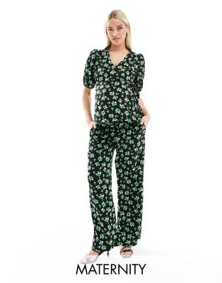 Mama.licious Mamalicious Maternity relaxed under the bump trouser co-ord in palm flower print-Black