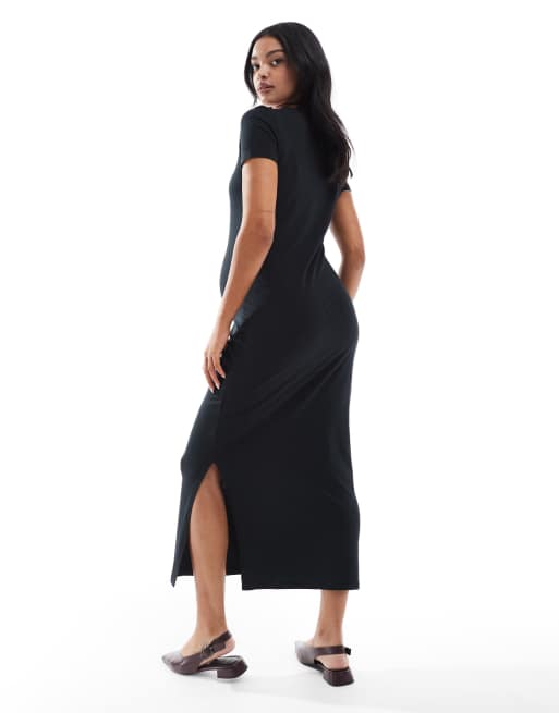 Mamalicious Maternity scoop neck short sleeve jersey midi dress in black, 3 of 4