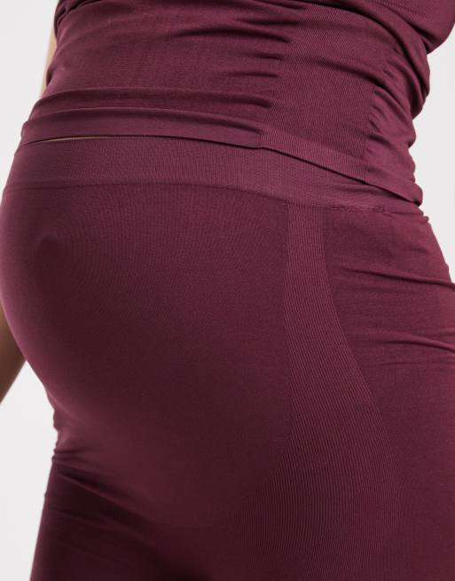 Mamalicious Maternity seamless legging co-ord in burgundy, 5 of 5