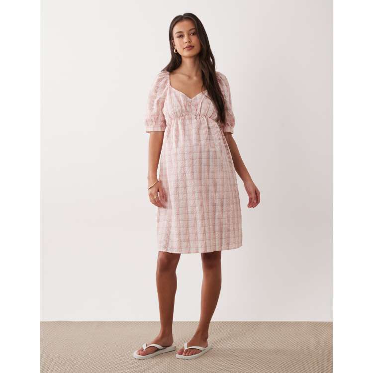 Mamalicious Maternity seersucker puff sleeve ruched front dress in pink  plaid print | ASOS