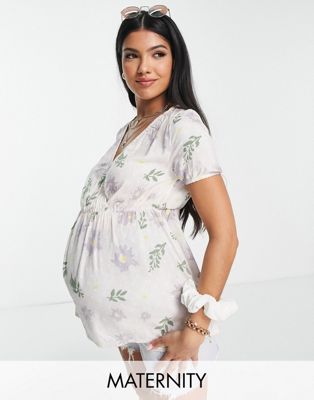 Mamalicious maternity short sleeve wrap style top in white floral