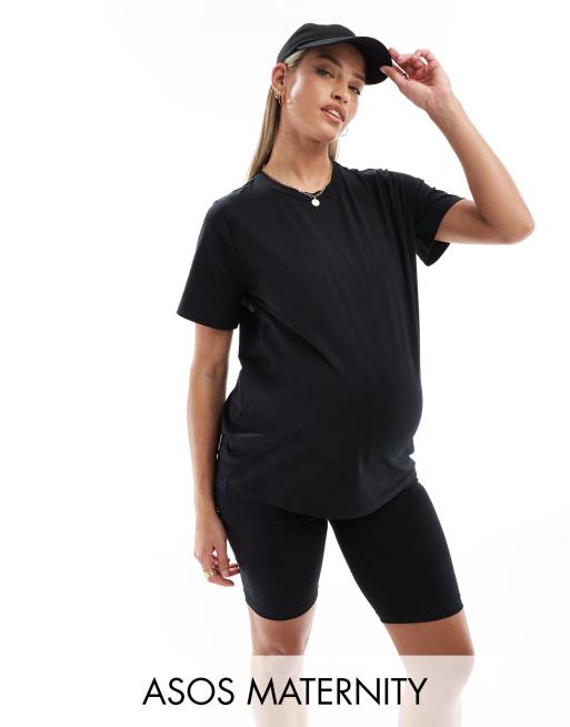 Mamalicious Maternity - Sort sæt med T-shirt og shorts