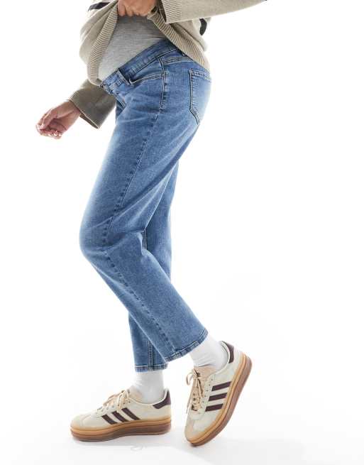Mamalicious Maternity straight leg jeans with soft over the bump band in medium-blue wash, 2 of 5