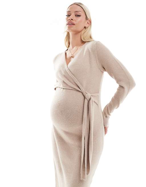 Mamalicious Maternity – Strick-Maxikleid in Beige mit geknoteter Vorderseite, Umstandsmode, 3 von 4