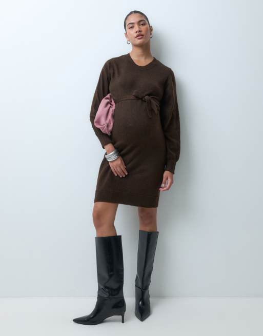 Mamalicious Maternity strikket midikjole med bælte i chokoladebrun, 2 af 5