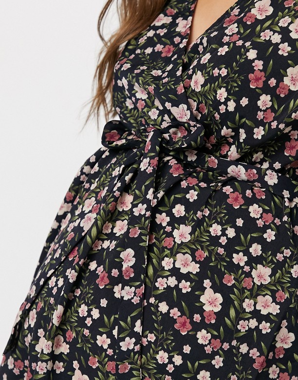 Mamalicious Maternity – Sukienka mini o kopertowym kroju w drobny kwiatowy wzÓr Ditsy floral Projektant 