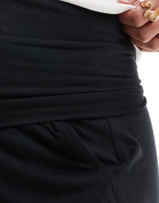 Mamalicious Maternity super soft over the bump lounge pants in black, 5 of 5
