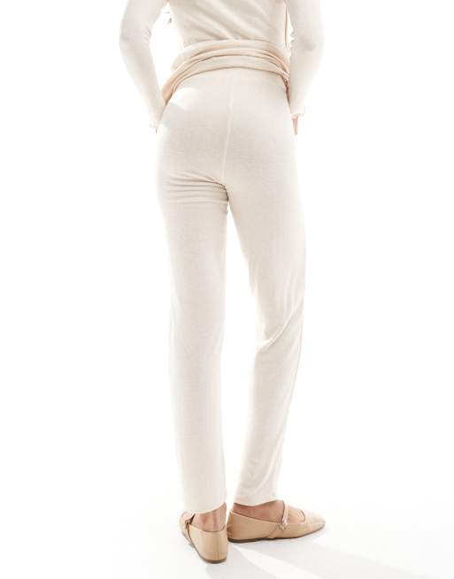 Mamalicious Maternity supersoft tapered sweatpants in heathered cream - part of a set, 3 of 5