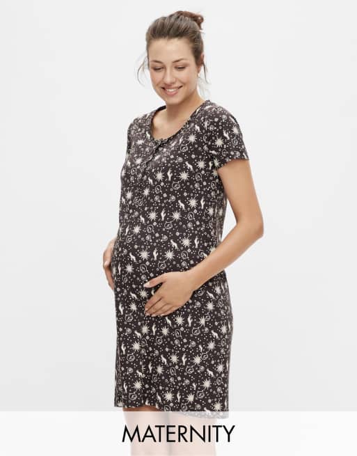 Mamalicious Maternity – Svart, kosmiskt mönstrat nattlinne